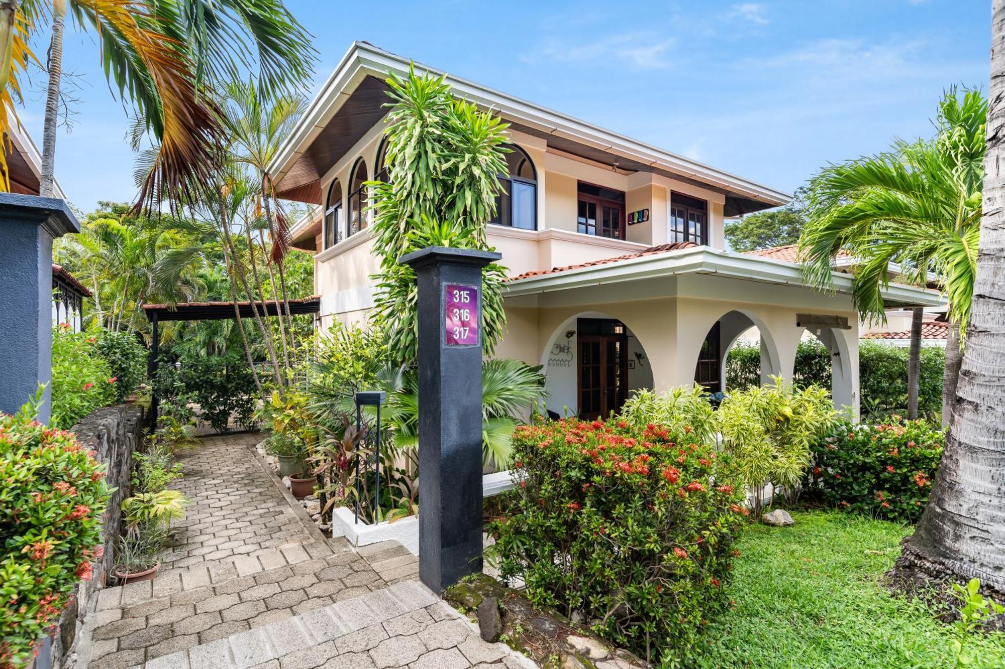 Villa Del Sueno Playa Hermosa  Exterior photo